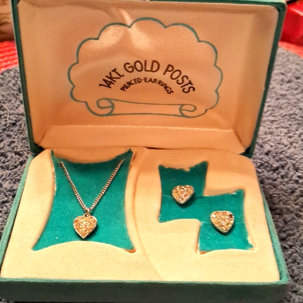 Vintage 70's,14K White-Gold,Pierced,Heart Earrings & Necklace Set 🦋🦋🦋🦋🦋🦋🦋